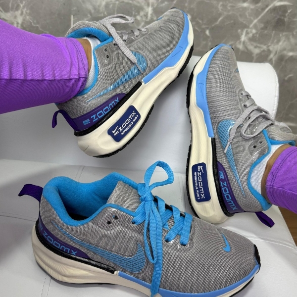 Tênis Nike Zoom X Cinza com Azul – Energia e estilo em movimento!