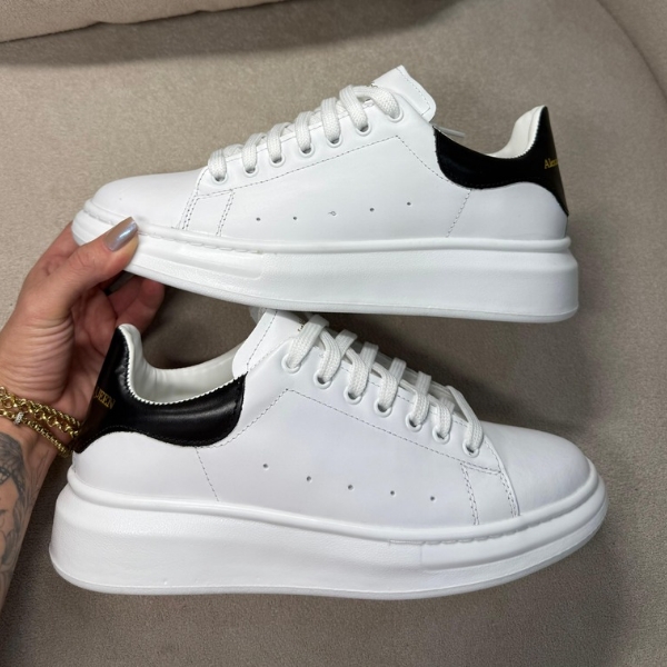 Tênis Alexander McQueen - Conforto e Qualidade em Couro