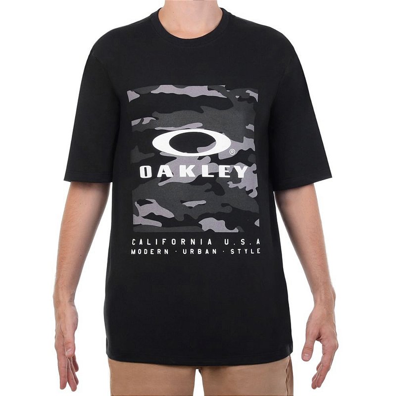 Preços baixos em Camisetas Oakley Preto para Homens