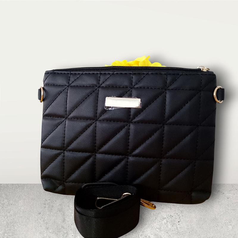 Bolsa Amélia Preta Elegante e Versátil