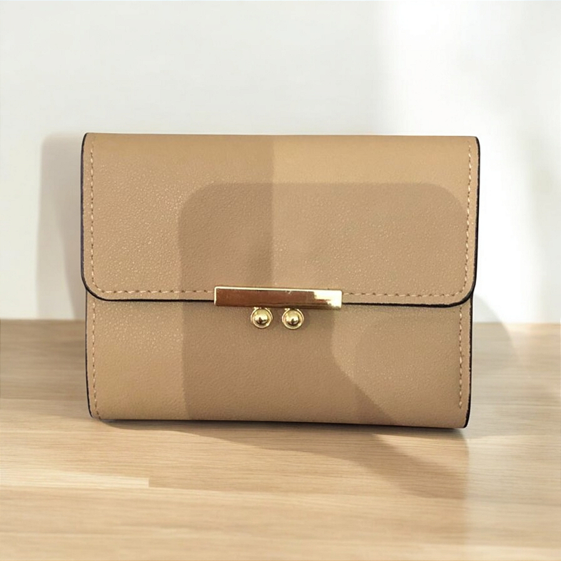 Carteira Gi Bege Compacta e Elegante