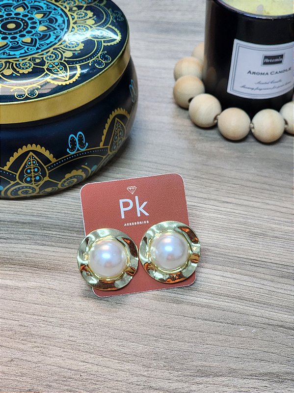 Brinco Pérola Redondo Dourado