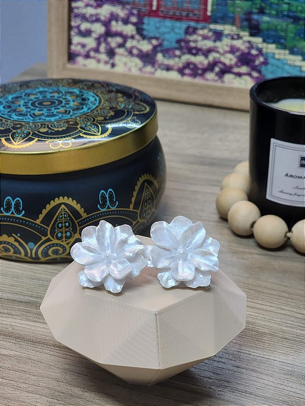 Brinco Tereza | Flor Branca