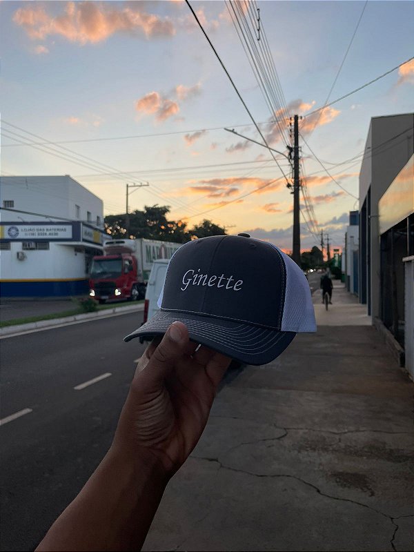 BONÉ GINETTE BORDADO IMPORTADO CINZA