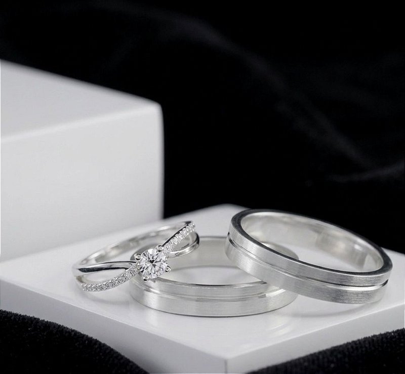Aliança Crepúsculo 4mm com solitário cravejado em Prata 950