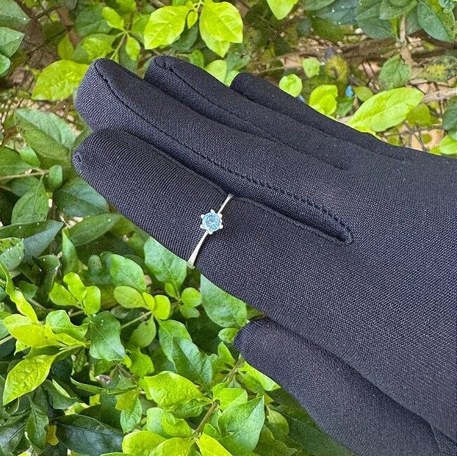 Anel Solitário Azul Claro Em Prata 950