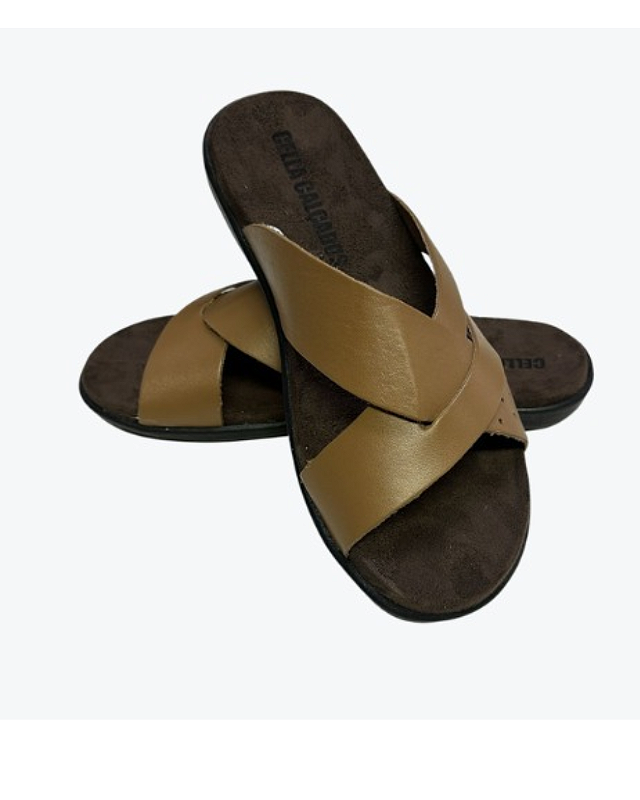 Chinelo masculino em couro Cella
