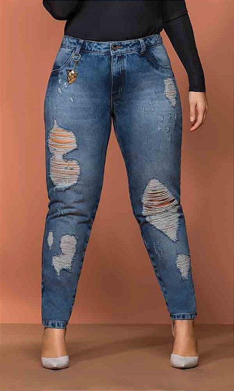 calça jeans com puidos