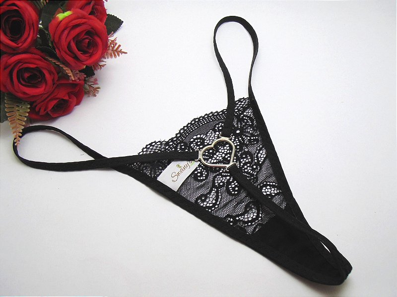 Calcinha Fio Dental G-String com Pingente de Coração Love