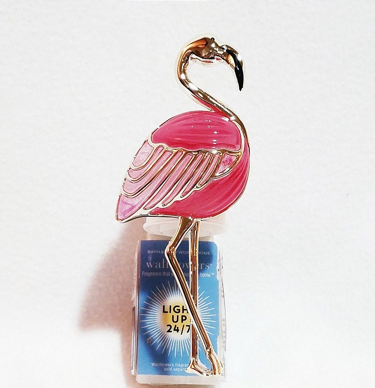 Pink Flamingo Wallflowers Fragrance Plug Consumos da Martina