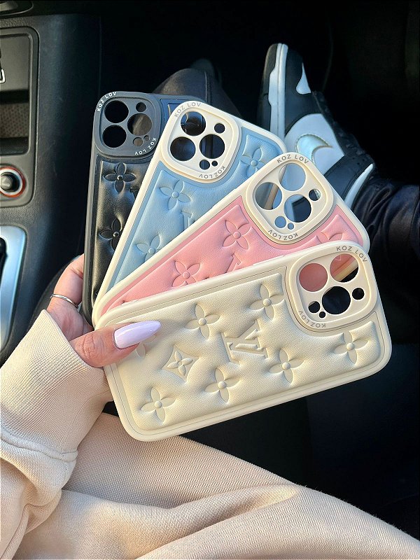 Capinha iPhone 11 Pro Max Louis Vuitton Preta