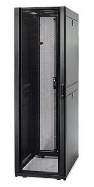 Rack 42U APC AR3100 NetShelter SX: Solução Premium para Servidores