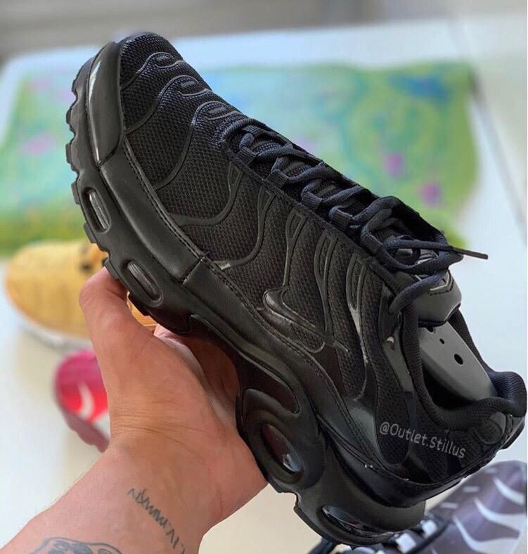 air max plus todo preto