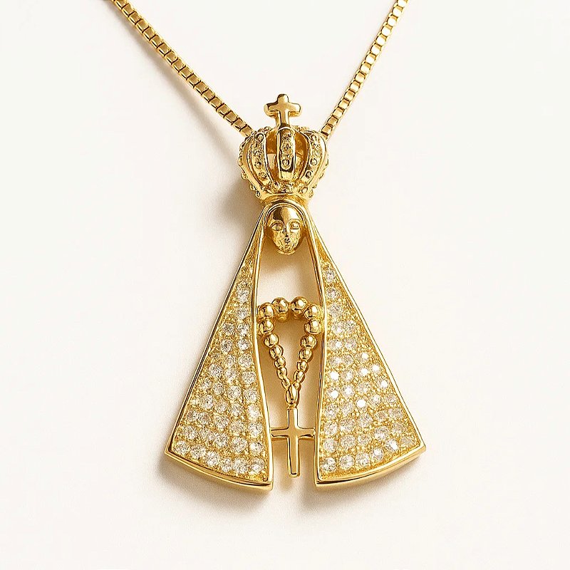 Colar com Pingente de Nossa Senhora Cravejado de Zircônias folheado em ouro 18k