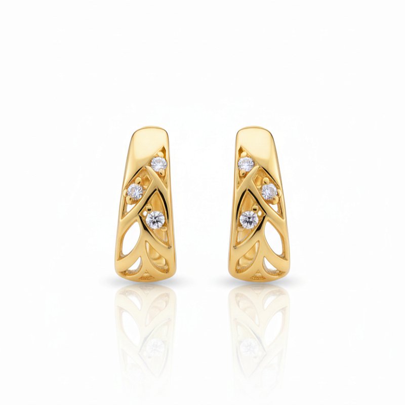 Brinco com Detalhe Vazado Folheado em Ouro 18k