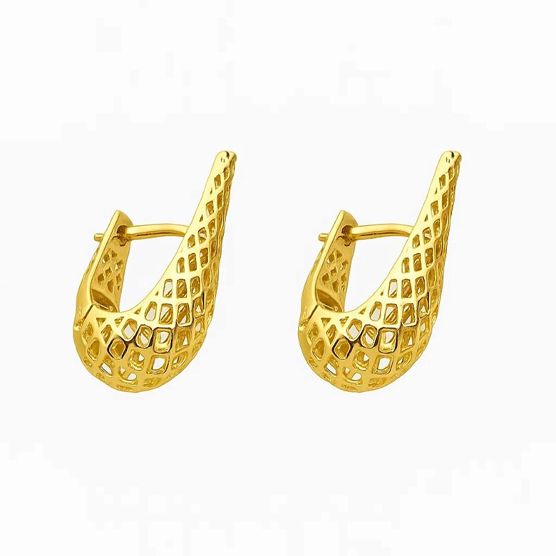 Brinco com Detalhes Vazado Folheado a Ouro 18k