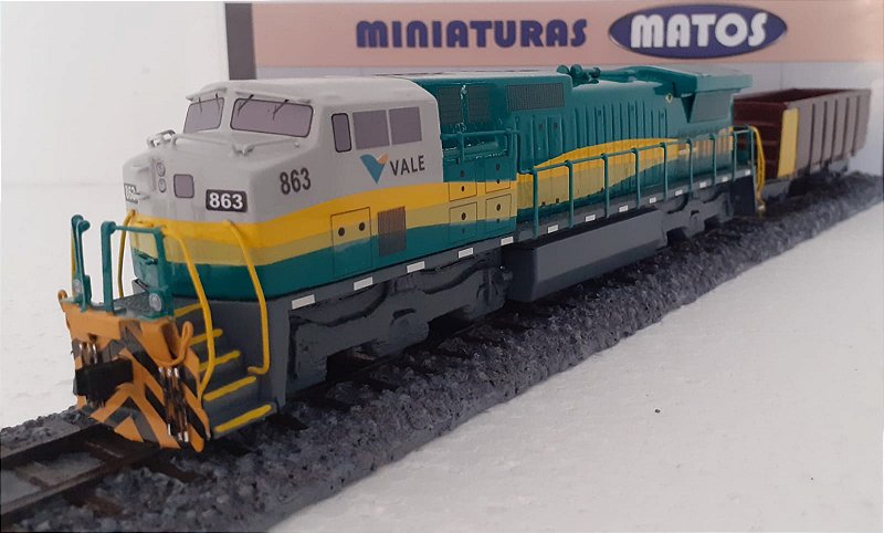 Diorama Locomotiva AC 44i vagão de minério