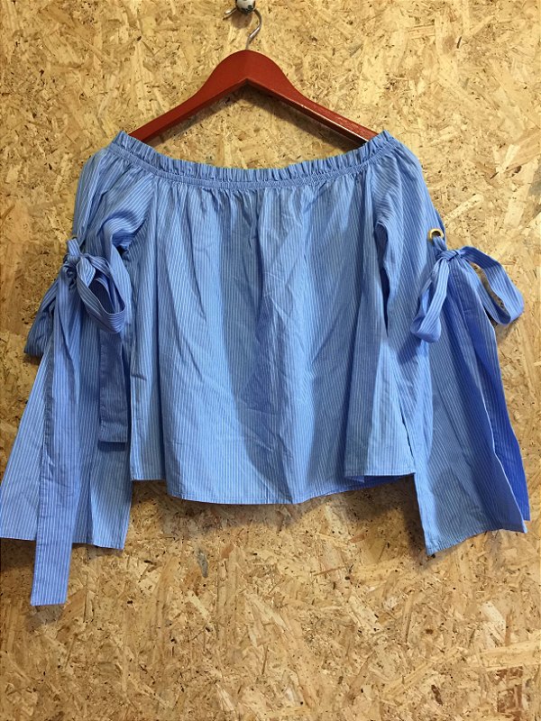 blusa ombro a ombro listrada azul