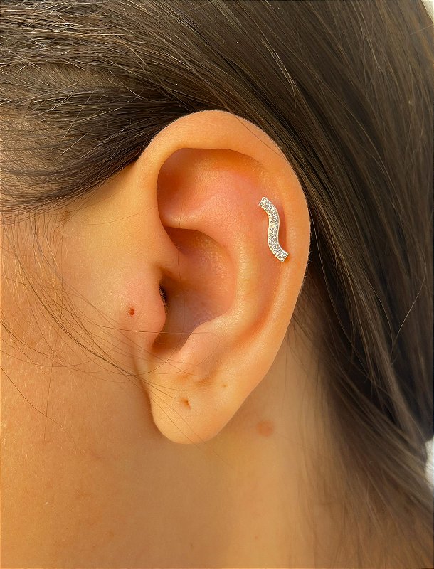 Piercing prata tragus patinha cravejada