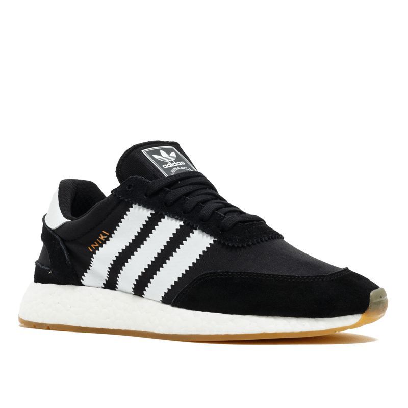 iniki preto e branco