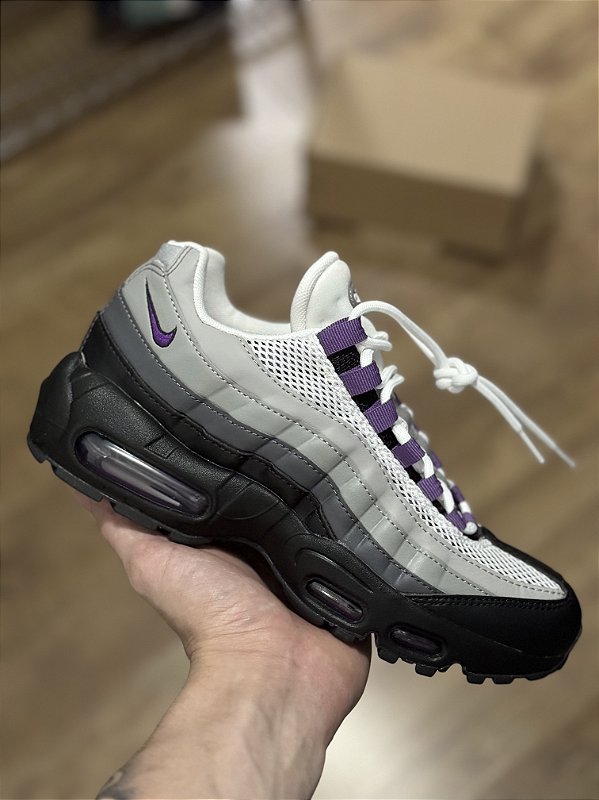 Nikes hot sale with purple