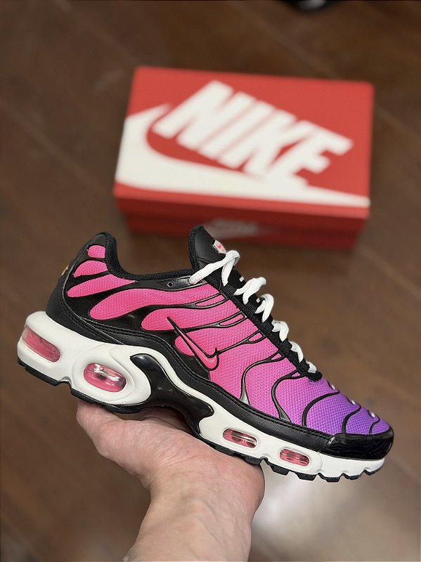 NIKE AIR MAX PLUS “Dusk” - Corre de Rua
