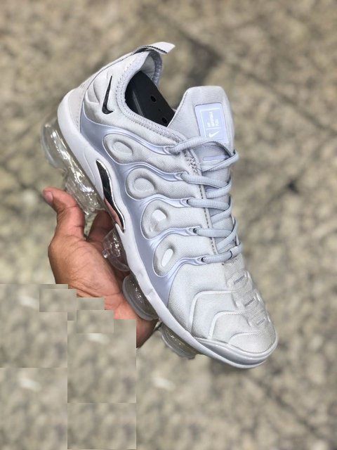 vapor max plus cinza