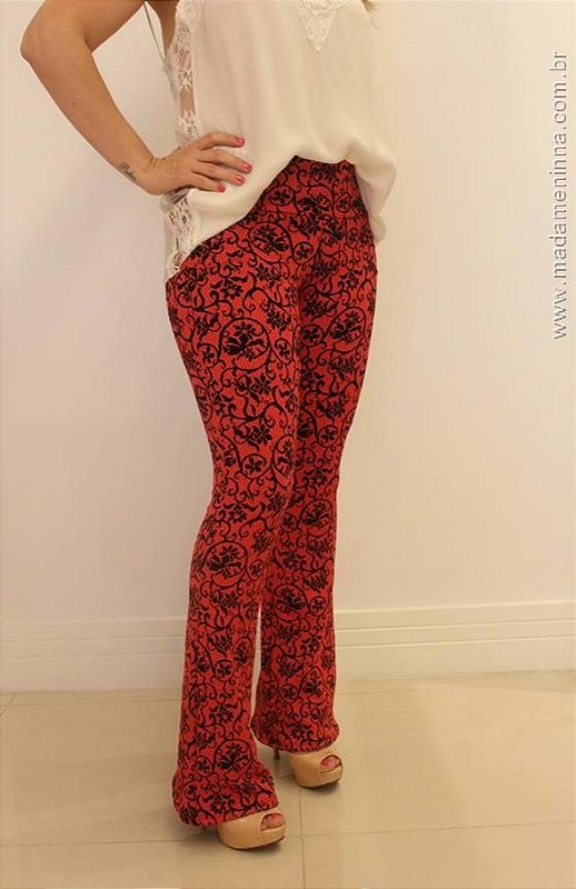 Calça flare com tonalidade vermelha e estampa com flores - Madame Ninna -  loja online de confeccções femininas