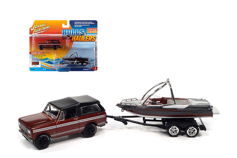 1/64 JOHNNY LIGHTNING 1971 INTENATIONAL SCOUT + MALIBU BOAT