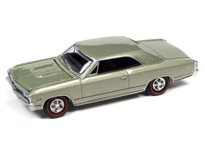 1/64 AUTO WORLD 1967 CHEVY CHEVELLE SS GREEN