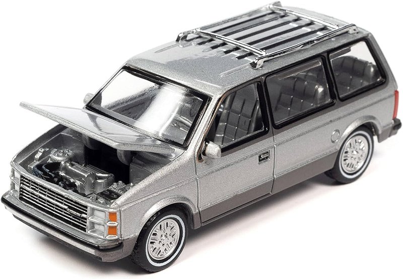 1/64 AUTO WORLD 1985 PLYMOUTH VOYAGE SILVER