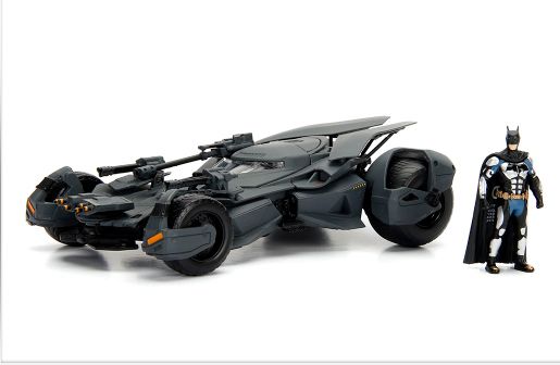 1:24 2017 BATMOBILE LIGA DA JUSTIÇA COM BONECO