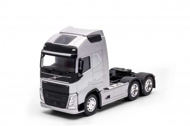 CAMINHÃO VOLVO FH 500 6X4 1/32