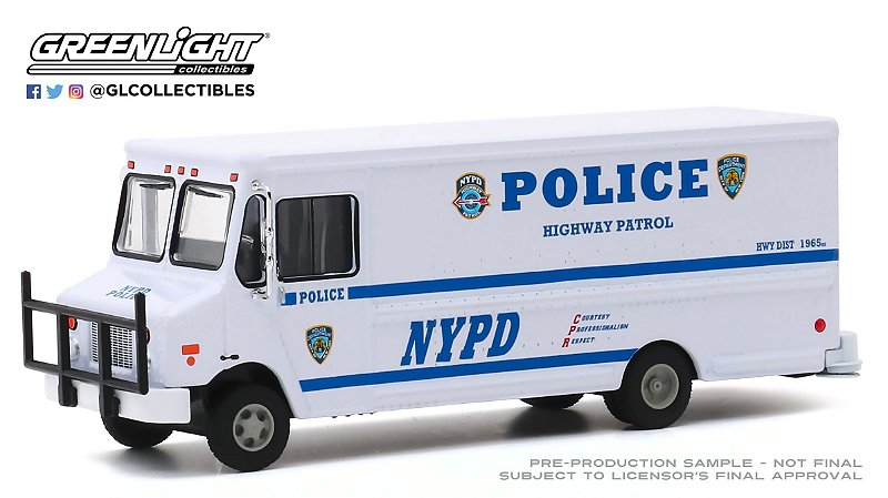 1:64 2019 HIGHWAY PATROL STEP VAN NYPD POLICE H.D. TRUCKS SERIE 18