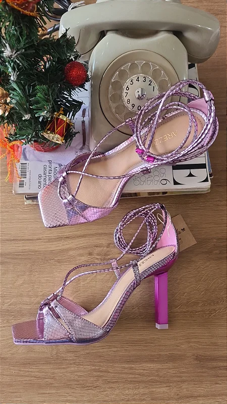 Sandália metálica metalizada Arezzo