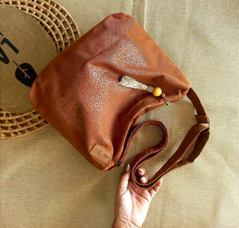 Bolsa Brim Mandala Crossbody Média