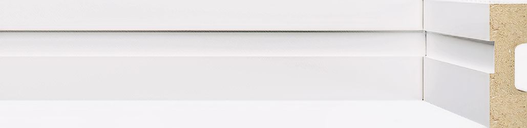 Rodapé e Guarnição Branco em MDF 5cm com friso moderno - preço por barra com 15mm de espessura e 2,40 metros lineares *