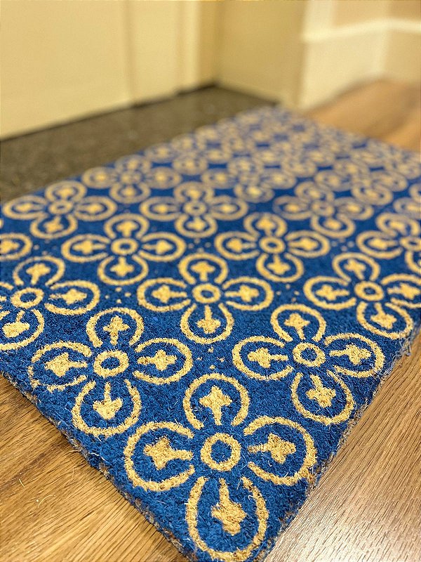 Tapete Capacho Flores Azul 100% Fibra de Côco Decoração - Tecidos exlusivos  para seus artesanatos! Cortinas e persianas sob medida para a sua casa!