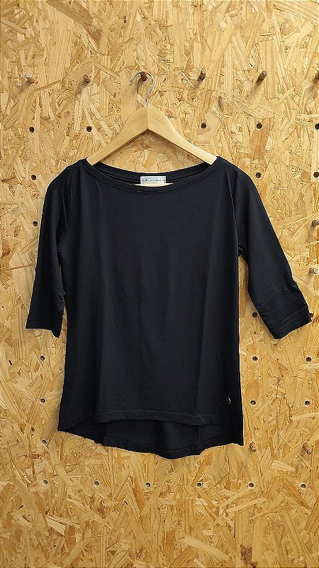 Blusa Viscolycra Decote Canoa Meia Manga