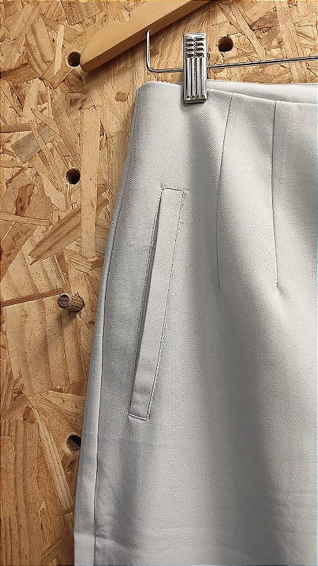 Calça Reta Pregas Fechadas Malwee