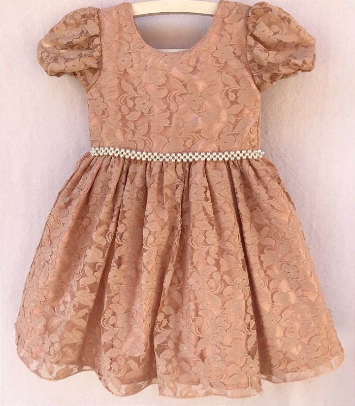 vestido de renda cor nude