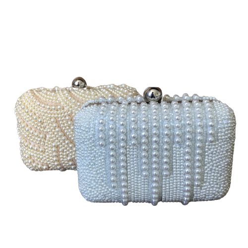 white handbolsa for wedding