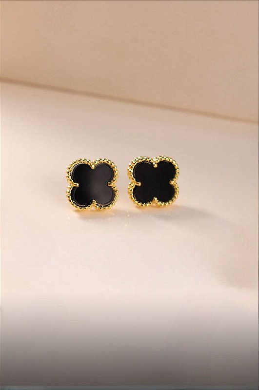 Brinco Trevo Preto Clássico Banhado a Ouro 18k