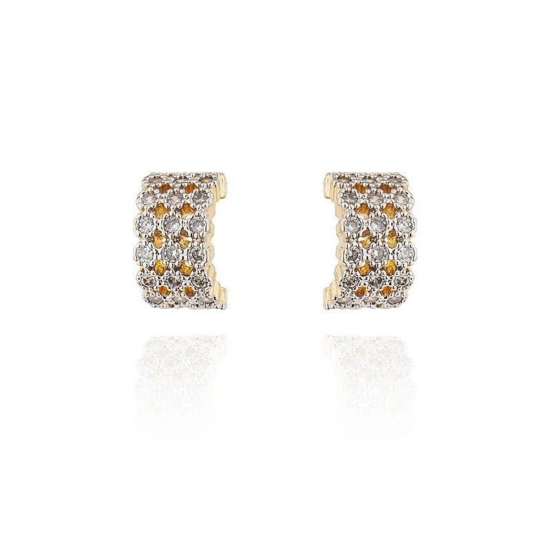 Brinco Semijoia Meia Argola, Cravejado Com Cristais De Zircônias Rodinadas E Banhado Em Ouro 18k