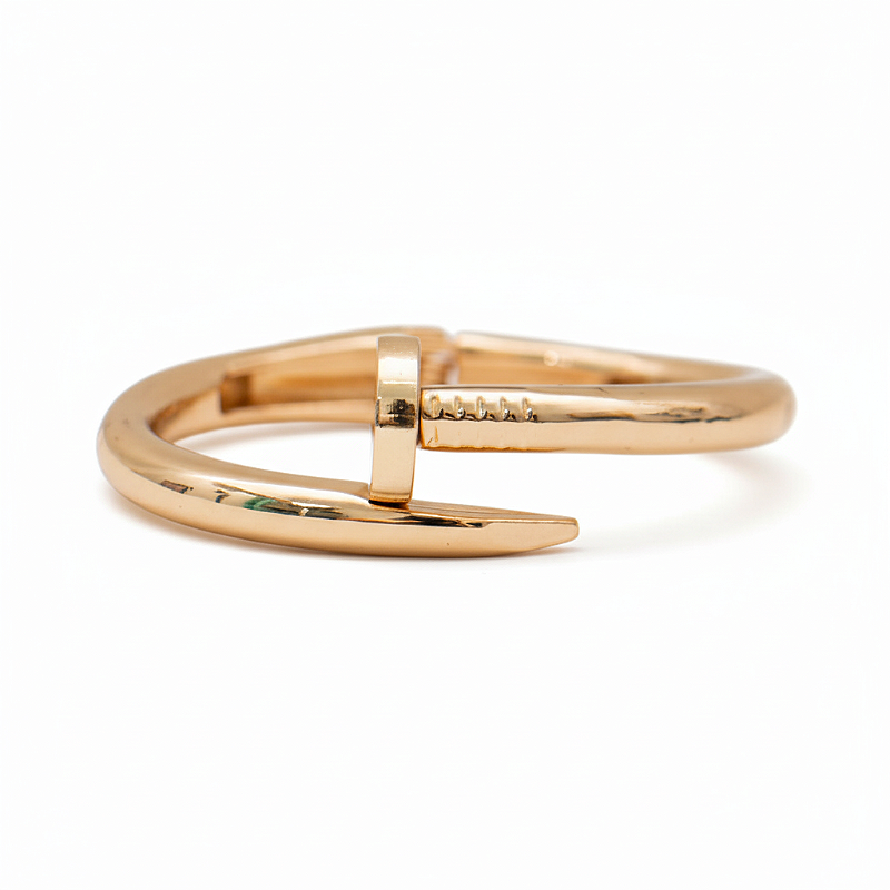 Bracelete Feminino Prego Grosso Moderno Banhado Ouro Dourado