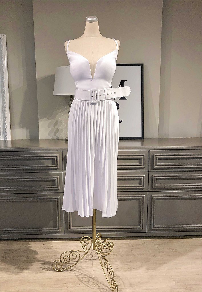 vestido midi com saia plissada