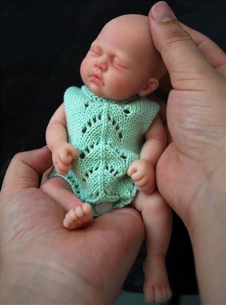 Mini Bebê Reborn Realista Silicone Sólido 18 Cm Menino