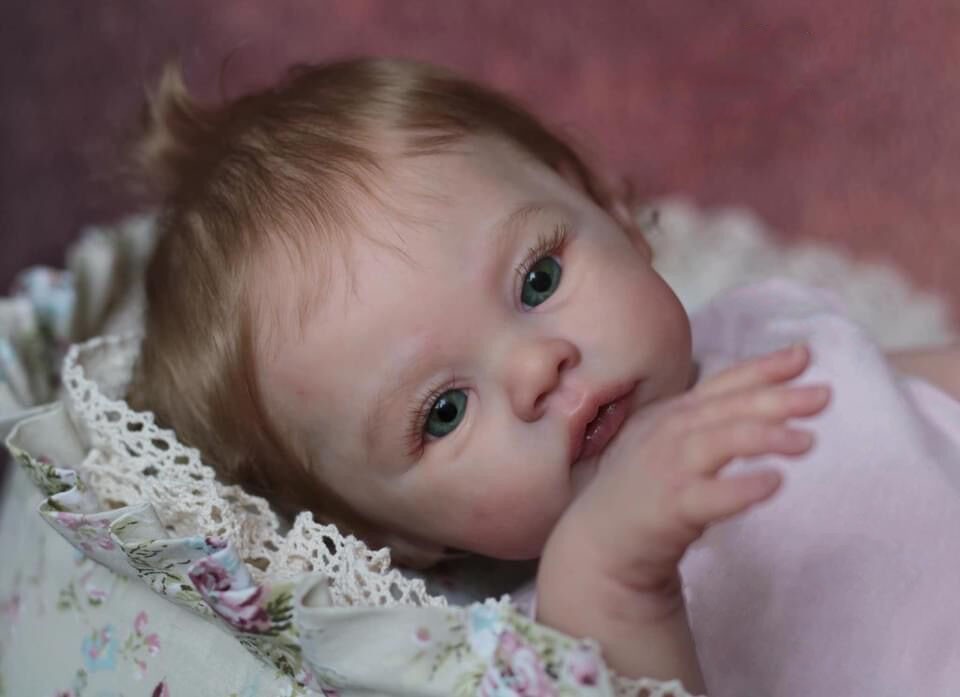 Bebê Reborn Recém-Nascida: A Delicadeza dos Primeiros Dias - Boneca Reborn  Original Silicone