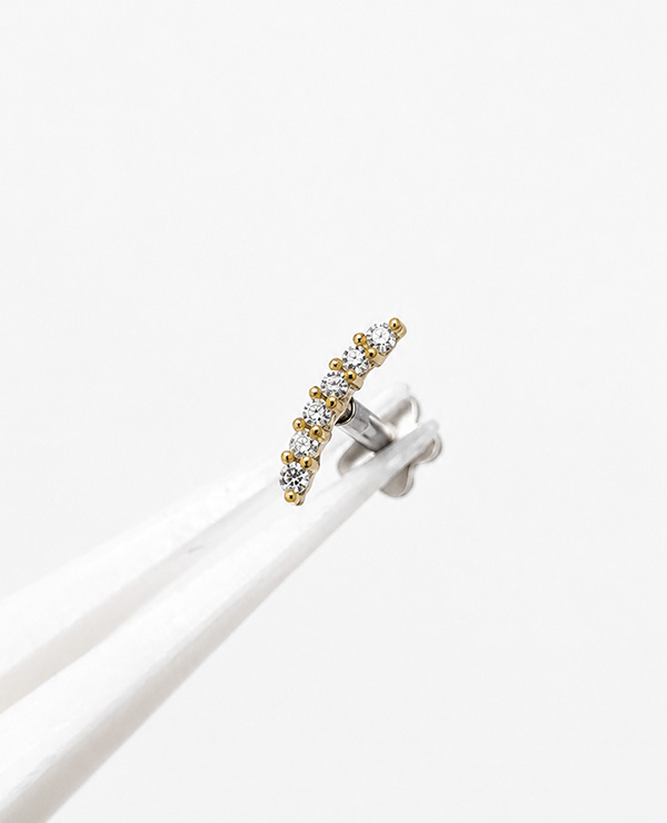 Piercing Labret Classic Cluster Moissanite Ouro 18k Coleção Signature