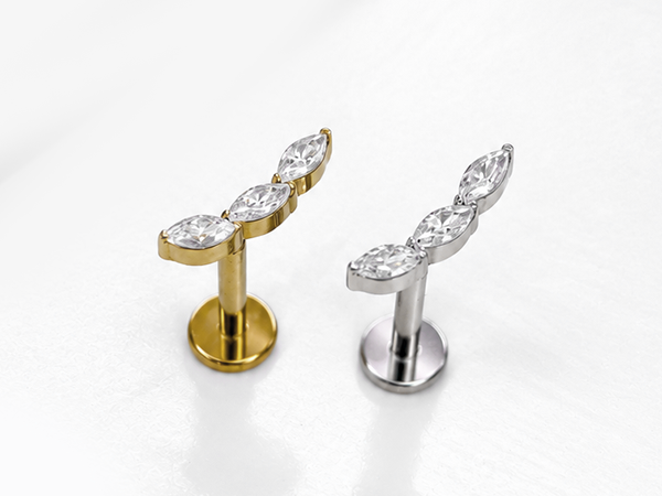 Labret em titânio com zircônias - referência visual